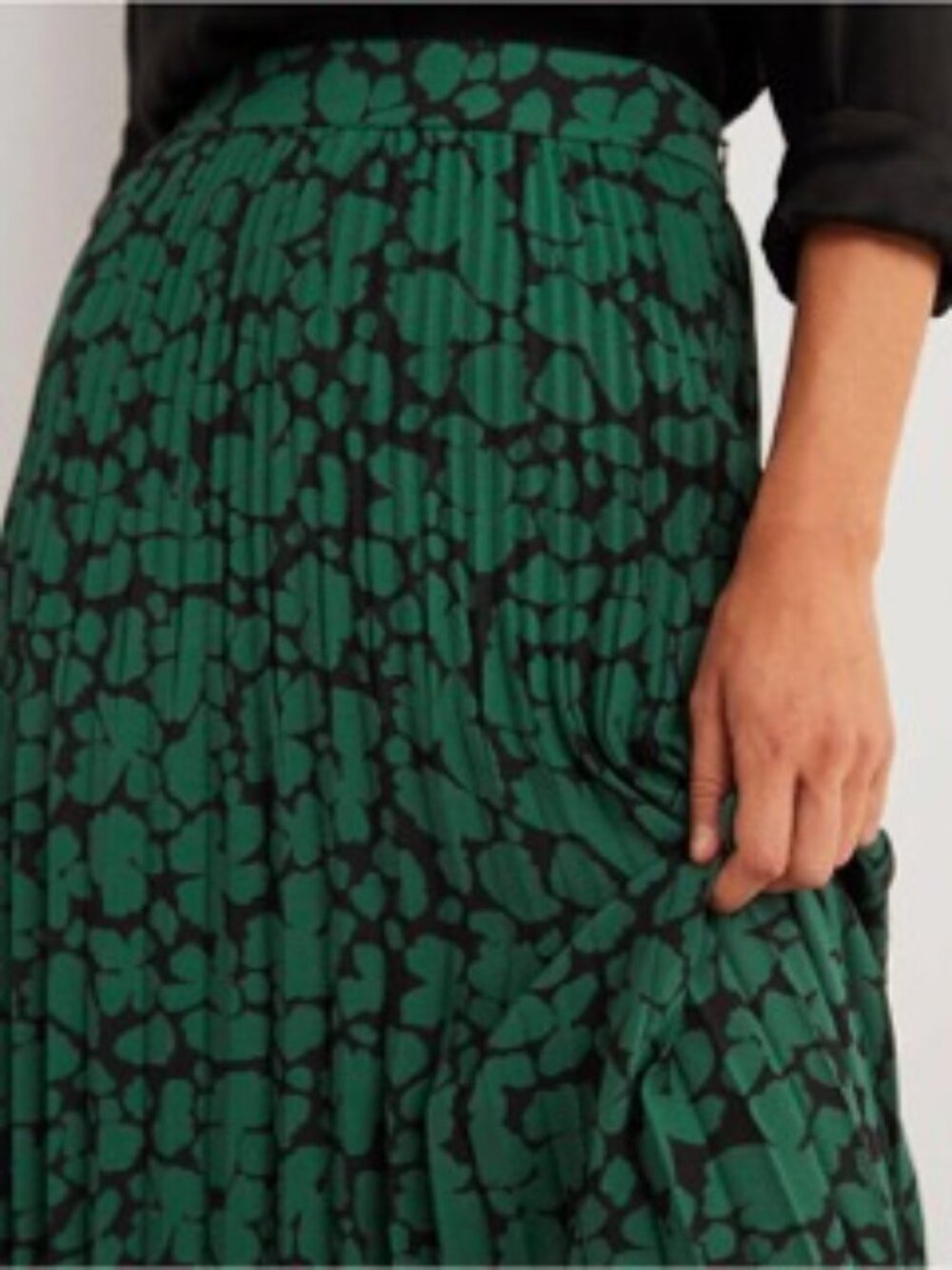BODEN Green & Black Pleated Crepe Midi Skirt - Brand New - Size 10 - Picture 4 of 13